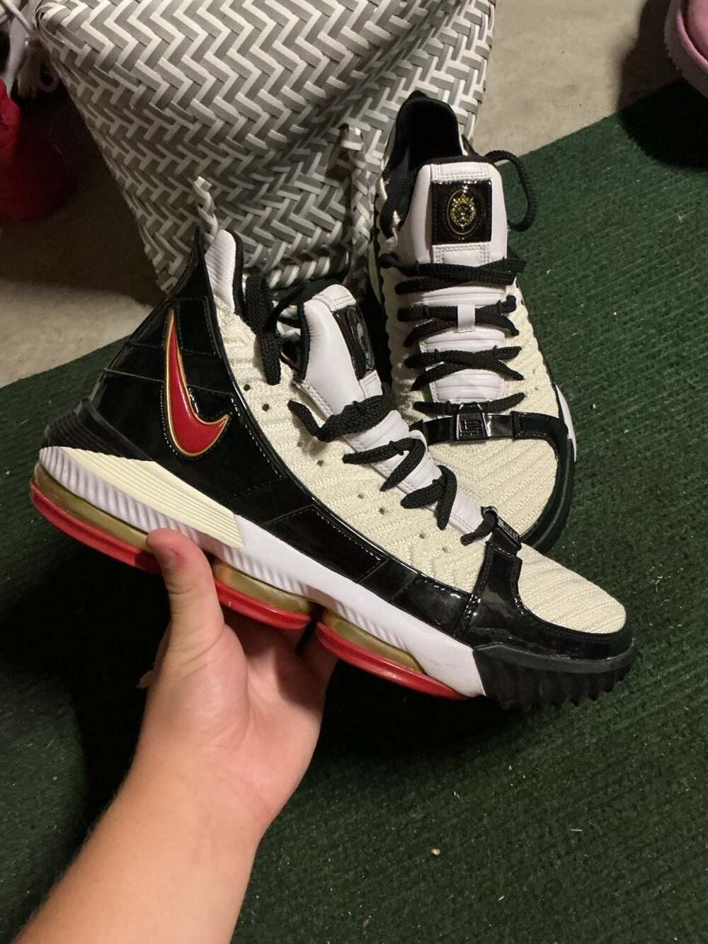 Nike LeBron XVI Remix Men's White Black Red Size 10 Men